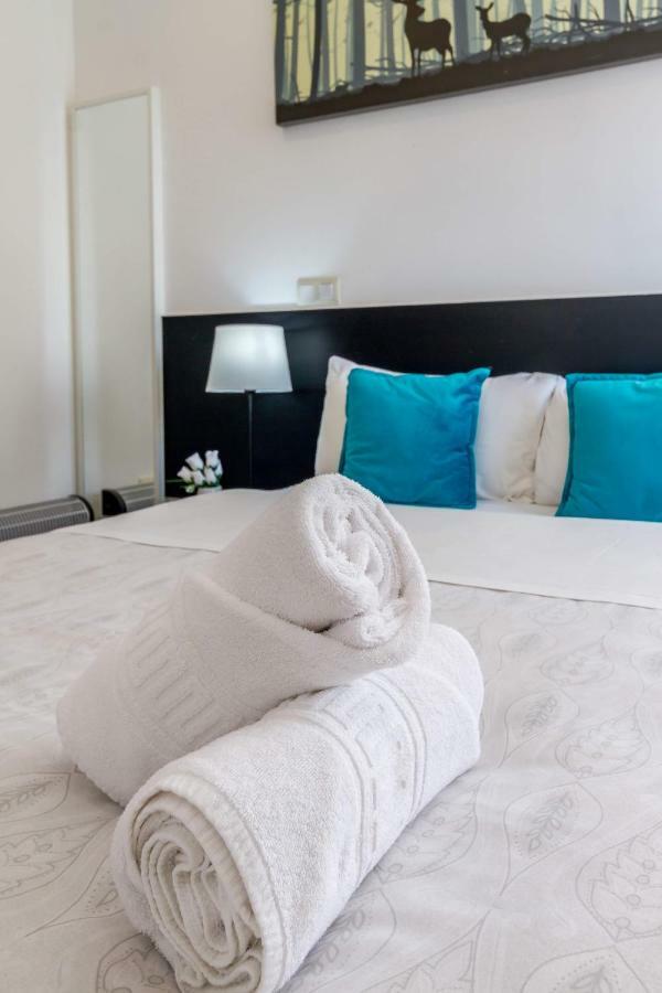 Hotel A&Z Javier Cabrini Madrid Exterior foto